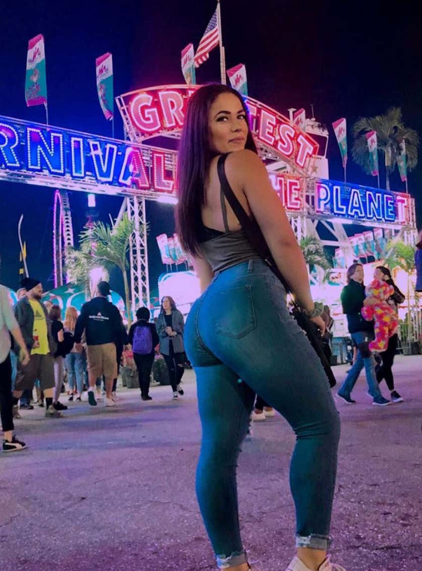 Rough N' Rowdy Ring Girl Of The Day Beatriz Barstool Sports