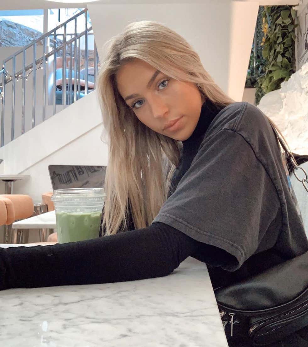 Barstool Local Smokeshow Of The Day - Liv From Boston University_img_5