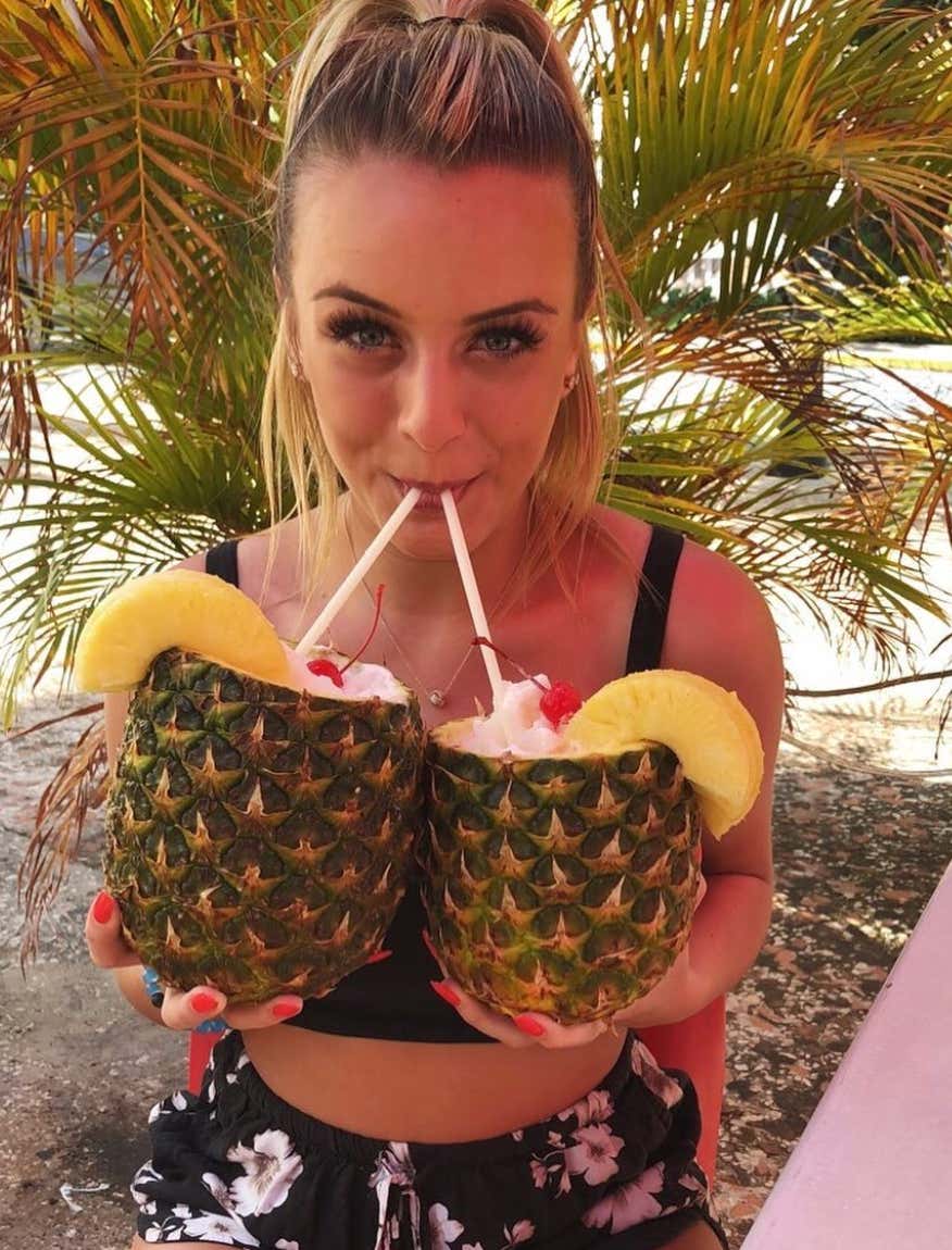 Barstool Local Smokeshow Of The Day - Emily From Boston_img_1