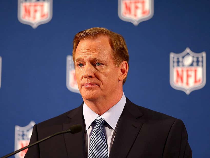 The NFL Honoring Queen Elizabeth During BillsRams Is Classic Roger