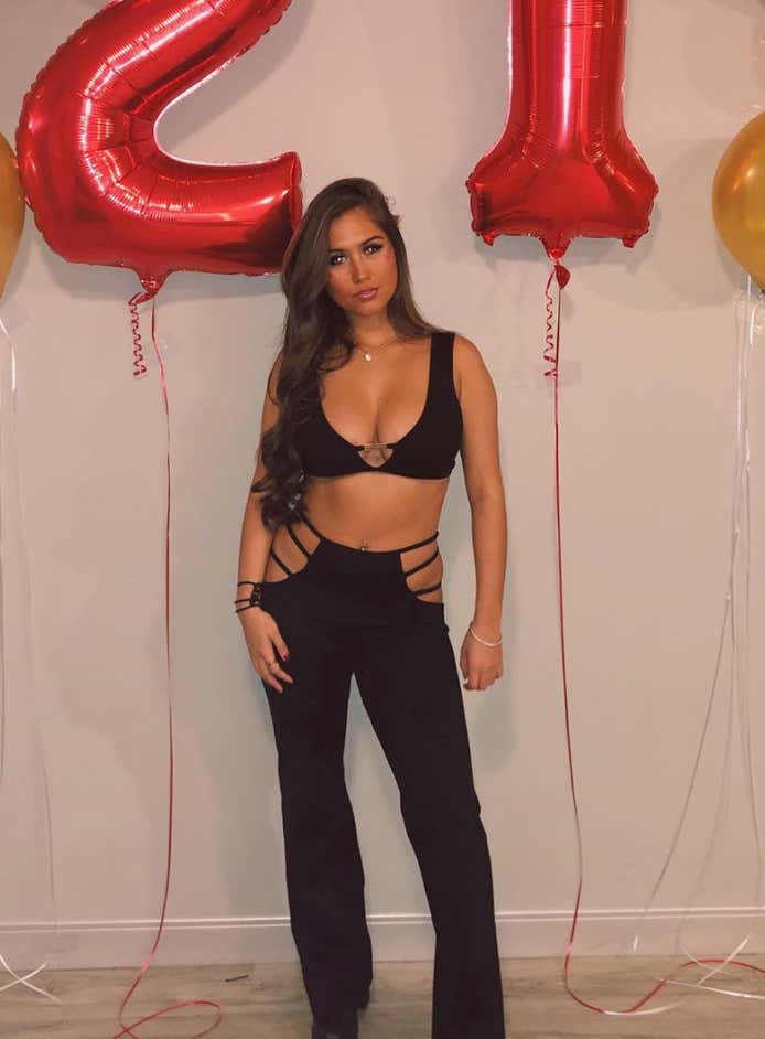 Barstool Local Smokeshow Of The Day - Robin From Boston_img_7