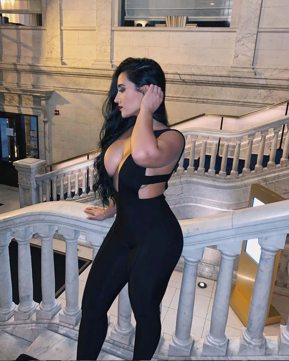 Barstool Chicago's Local Smokeshow Of The Day - Aphrodite_img_0