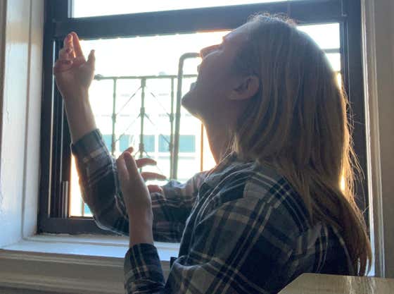 Amazing: Smokeshow Sings Out Window To Fellow New Yorkers In Self-Isolation; Response Is Incredible