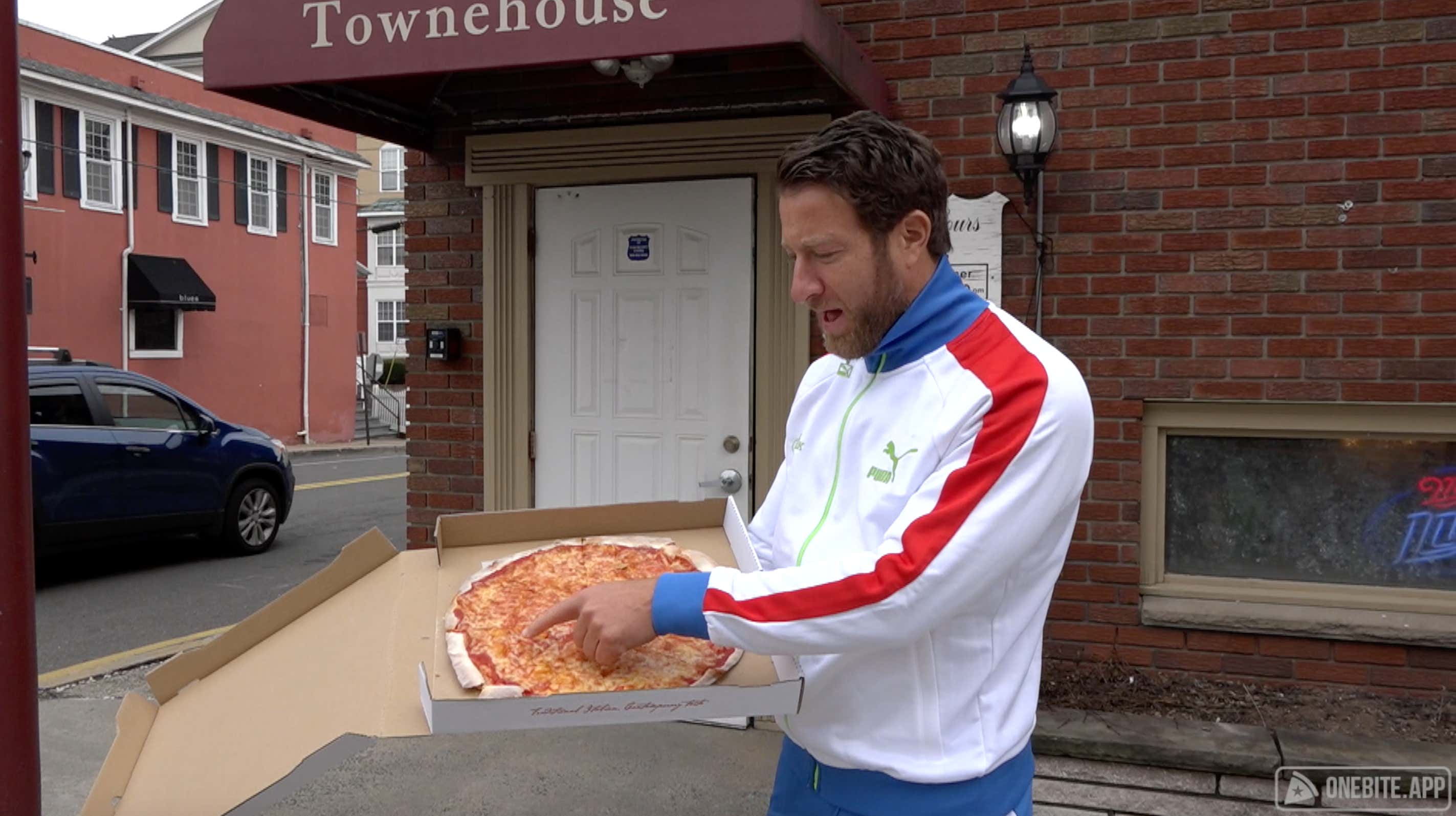 Barstool Pizza Review - Nancy's Towne House (Rahway, NJ)