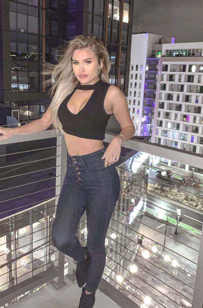 Barstool Local Smokeshow Of The Day - Andora From Boston_img_3