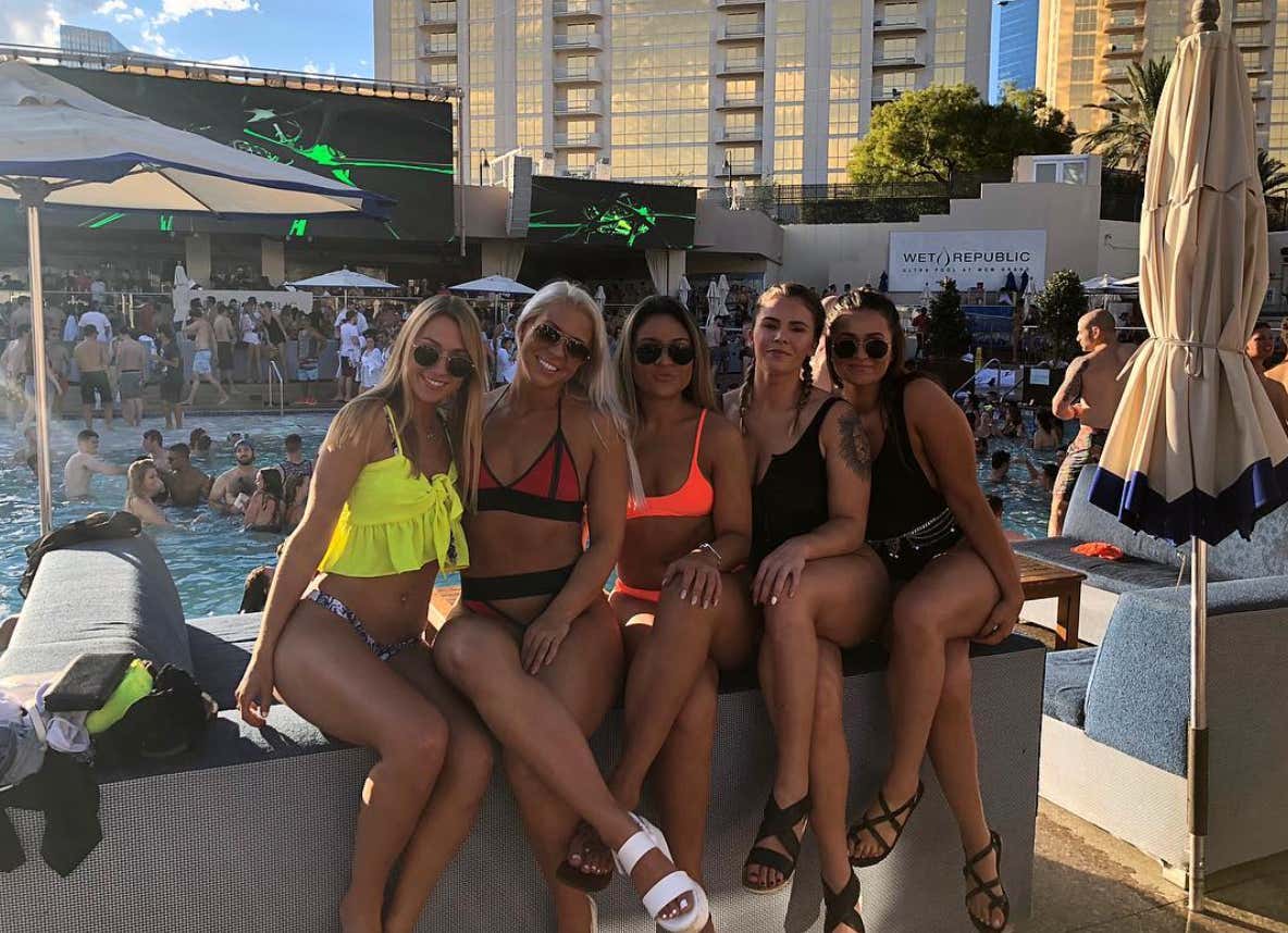 Barstool Chicago's Local Smokeshow Of The Day - Michelle_img_4