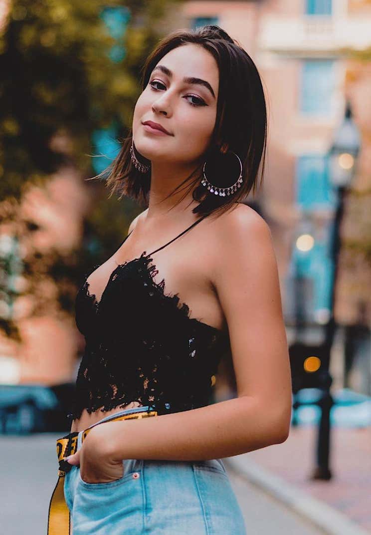 Barstool Local Smokeshow Of The Day - Maris From BU_img_4