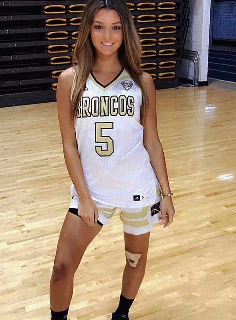 Barstool Local Smokeshow Of The Day - Nina From Hartford_img_0