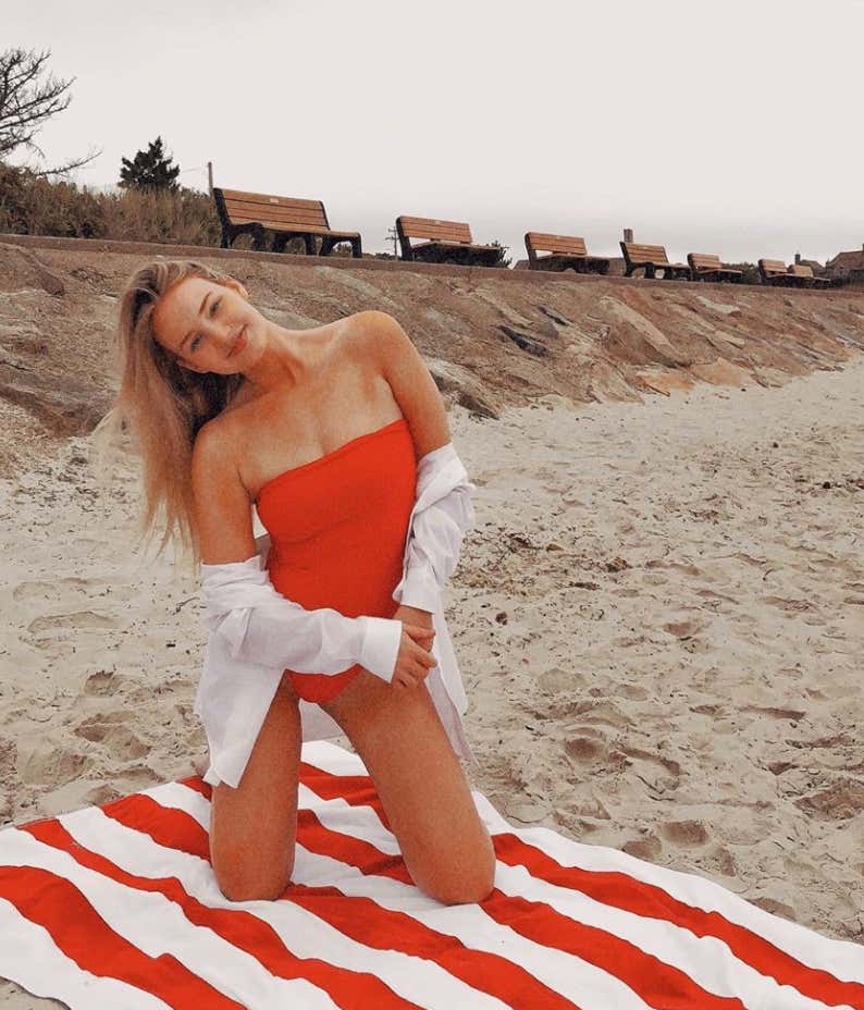 Barstool Local Smokeshow Of The Day - Samantha From Boston_img_7