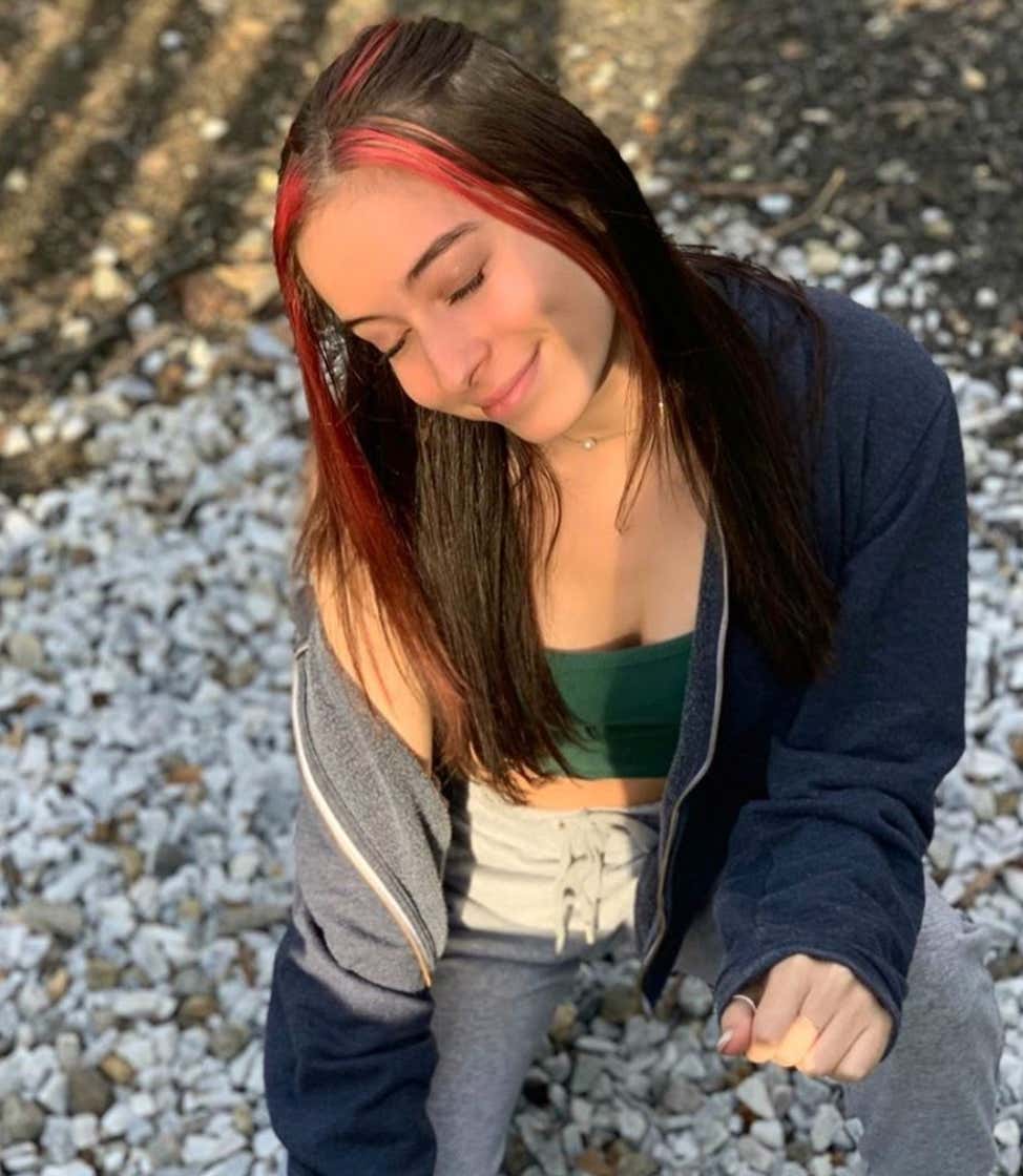 Barstool Local Smokeshow Of The Day - Casey From UNH_img_4