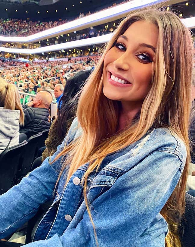 Barstool Local Smokeshow Of The Day - Izzy From Boston University_img_15