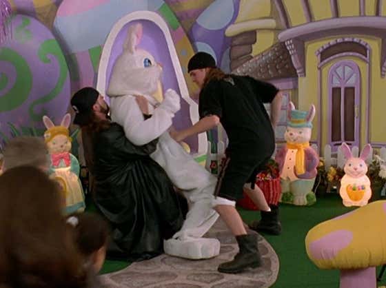 Celebrate Easter With Jay & Silent Bob Beating Up The Easter Bunny From 'Mallrats'