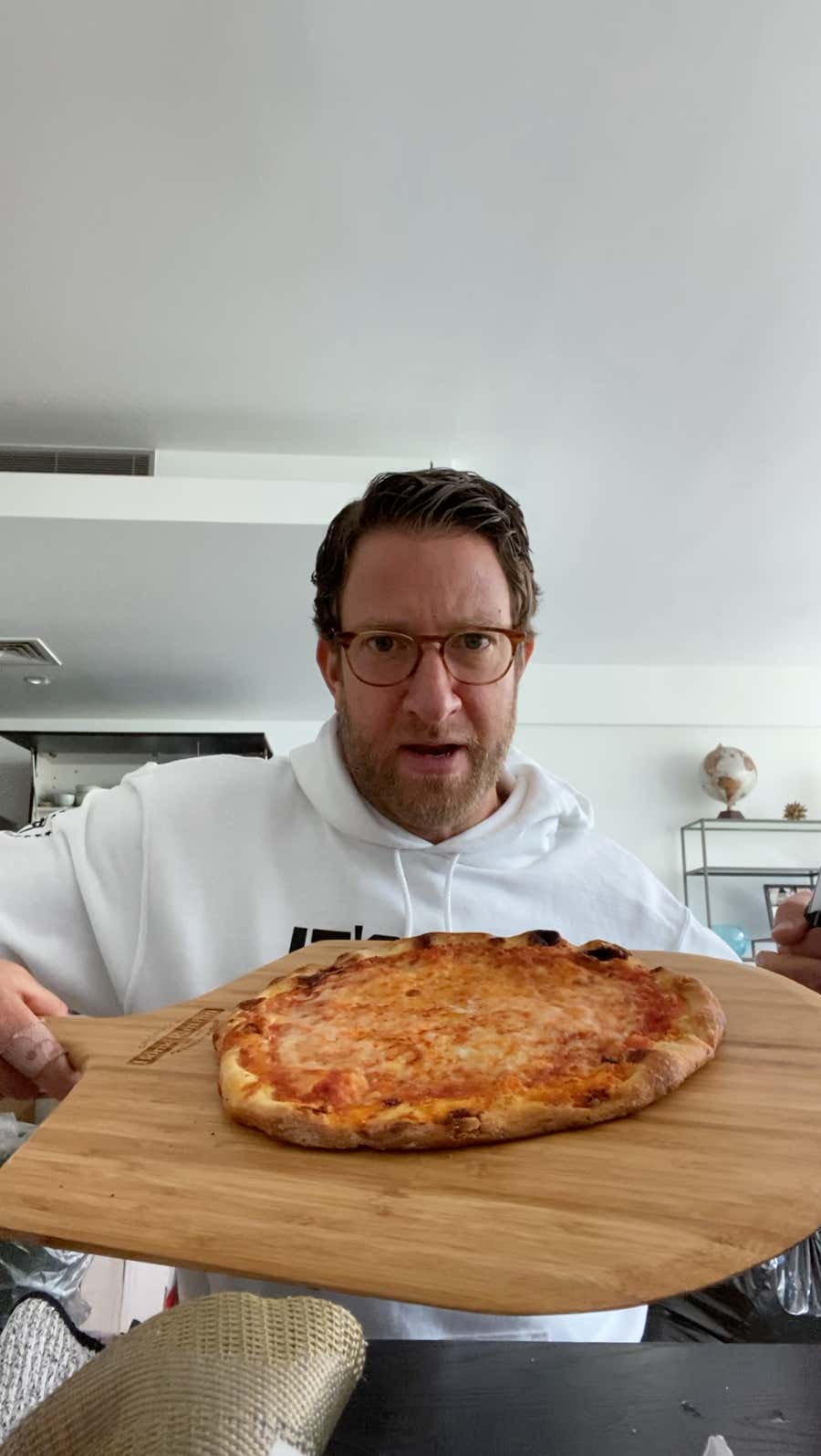 Barstool Frozen Pizza Reivew - Zuppardi's