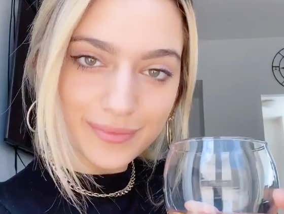 "We're Not Gonna Be Friends" - Margot Robbie - Ria