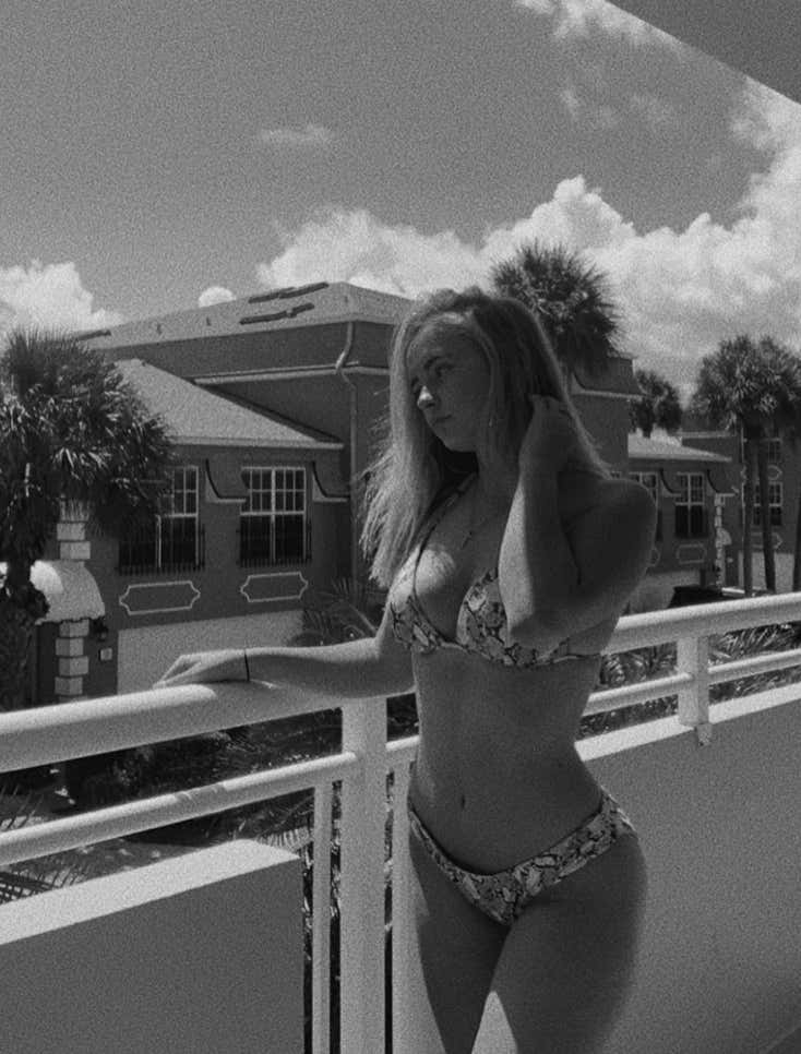 Barstool Local Smokeshow Of The Day - Liv From Boston_img_8