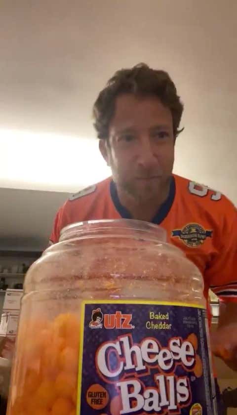 Bezos Could Learn A Thing or Two From This Performance. There’s A New Cheeseball World Record People.