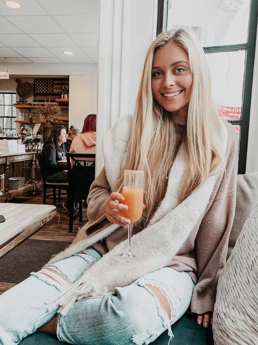 Barstool Local Smokeshow Of The Day - Kristina From UNH_img_11