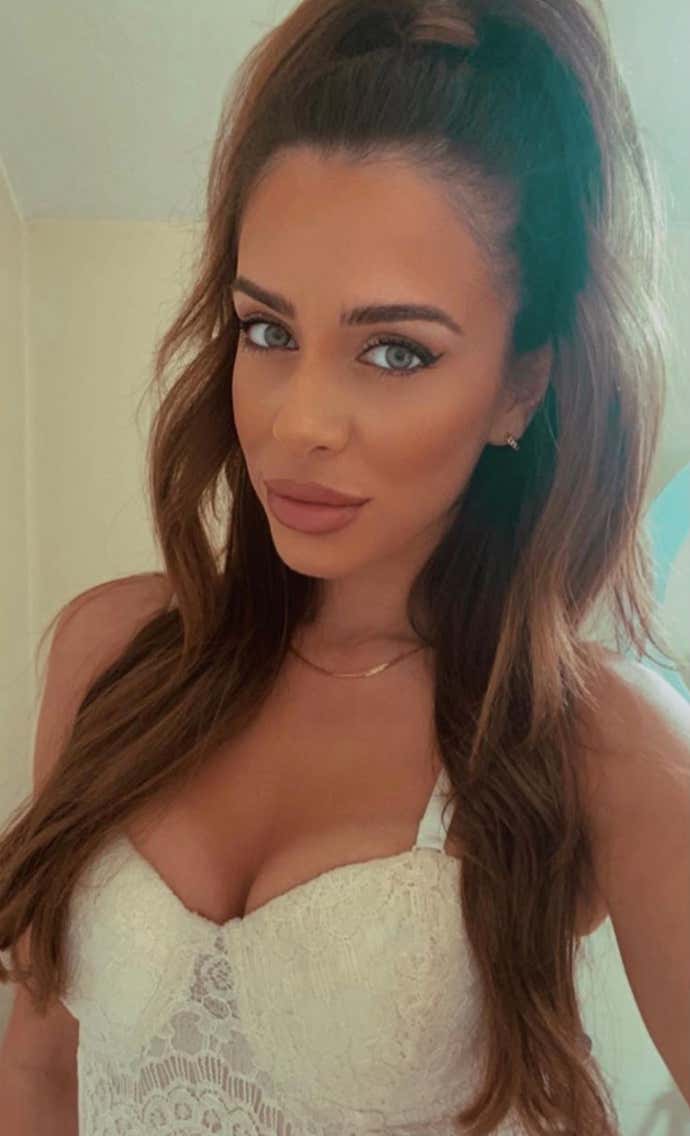 Barstool Local Smokeshow Of The Day - Zoe From Boston_img_11