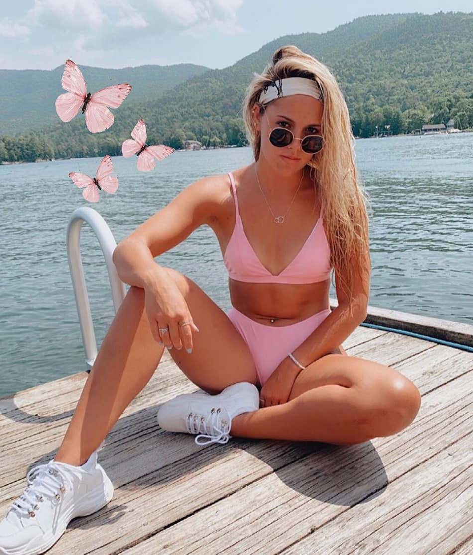 Barstool Local Smokeshow Of The Day - Kristen From UNH_img_1