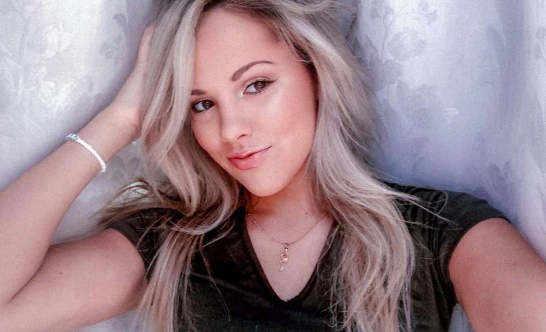 Barstool Local Smokeshow Of The Day - Kristen From UNH_img_3