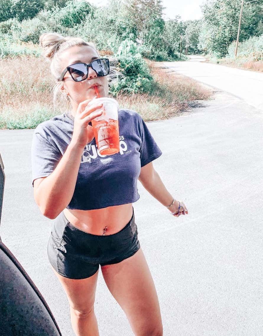 Barstool Local Smokeshow Of The Day - Chelsea from UNH_img_4