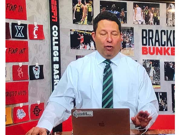 People Getting Mad At Where Joe Lunardi Has Their Team For His 2021 Bracketology In June Is Why College Hoops Is The Best