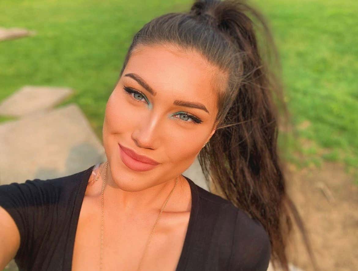 Barstool Local Smokeshow Of The Day - Kayla From BU_img_3