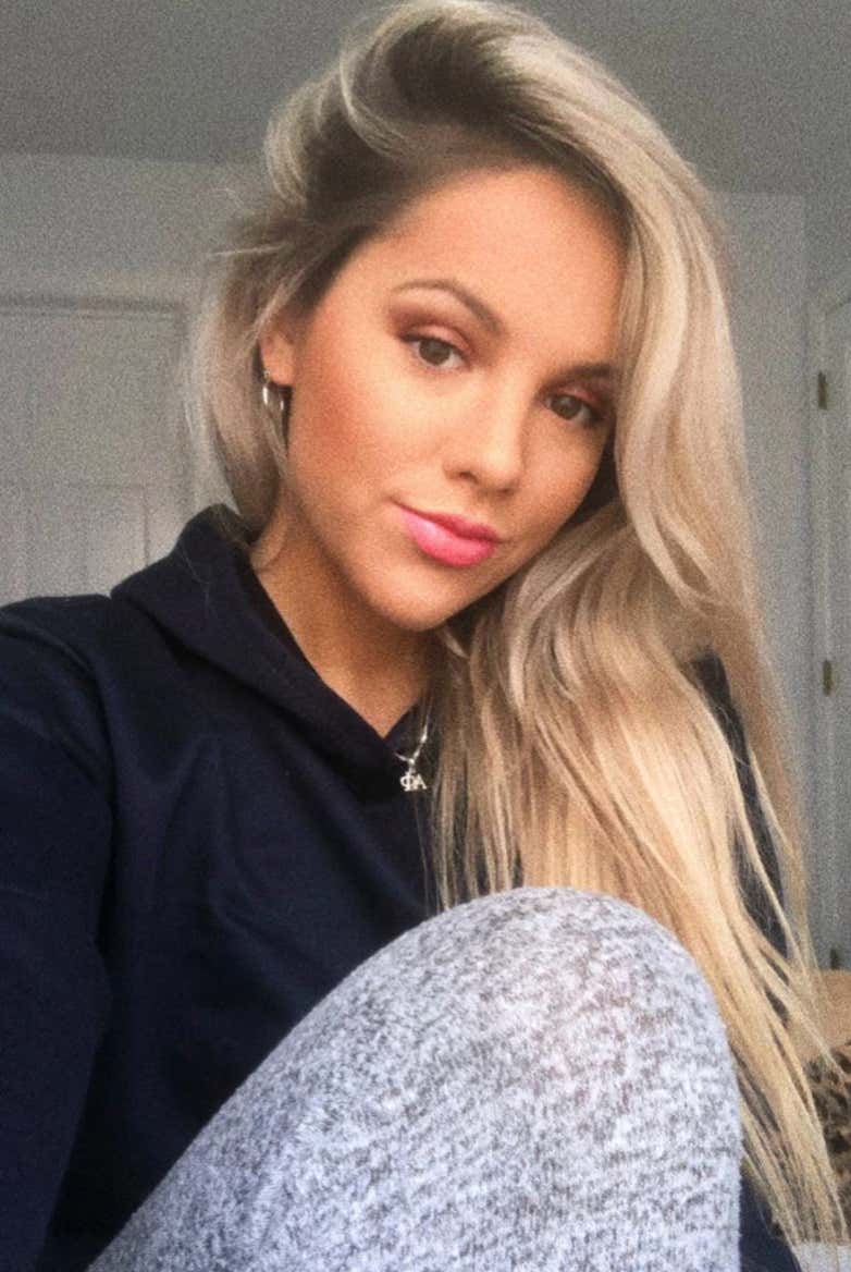 Barstool Local Smokeshow Of The Day - Kristen From UNH_img_10