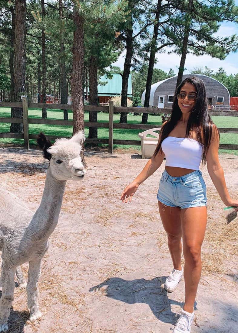 Barstool Local Smokeshow Of The Day - Amanda From Quinnipiac_img_8