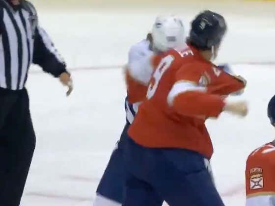 WE'VE GOT OUR FIRST NHL BUBBLE FIGHT! I REPEAT, WE'VE GOT OUR FIRST NHL BUBBLE FIGHT!