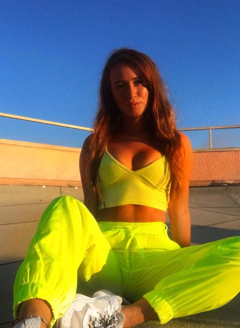 Barstool Local Smokeshow Of The Day - Grace From Wellesley_img_2