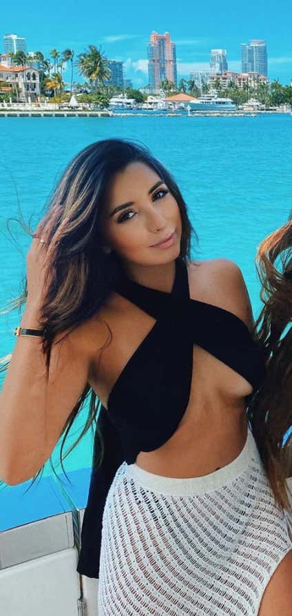 Barstool Local Smokeshow Of The Day - Annette From Boston_img_13