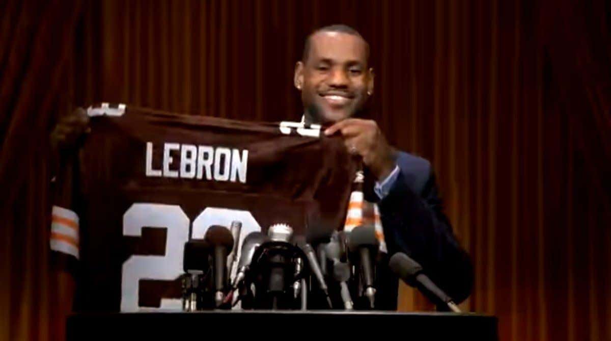 LeBron Is Acting Like A Homewrecker And Publicly Flirting With Cleveland Again