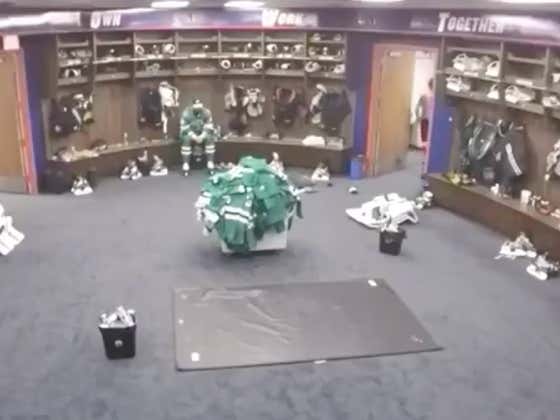 Jamie Benn Sitting Alone In The Locker Room Still Fully Dressed After Losing The Stanley Cup Final Is The Saddest Damn Thing You'll See Today