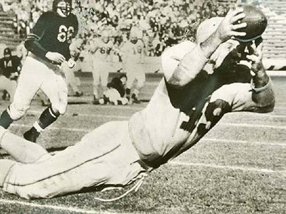 On This Date in Sports November 22, 1945: Receiving on Thanksgiving