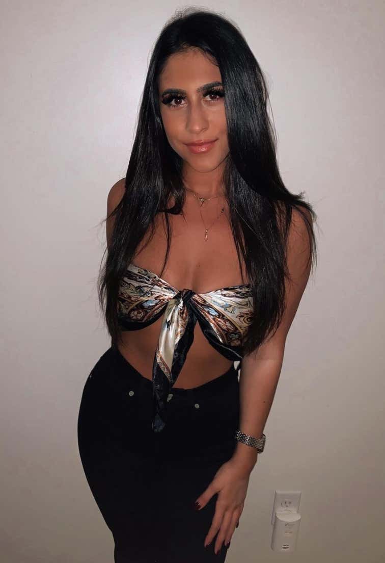Barstool Local Smokeshow Of The Day - Amanda From Quinnipiac_img_7