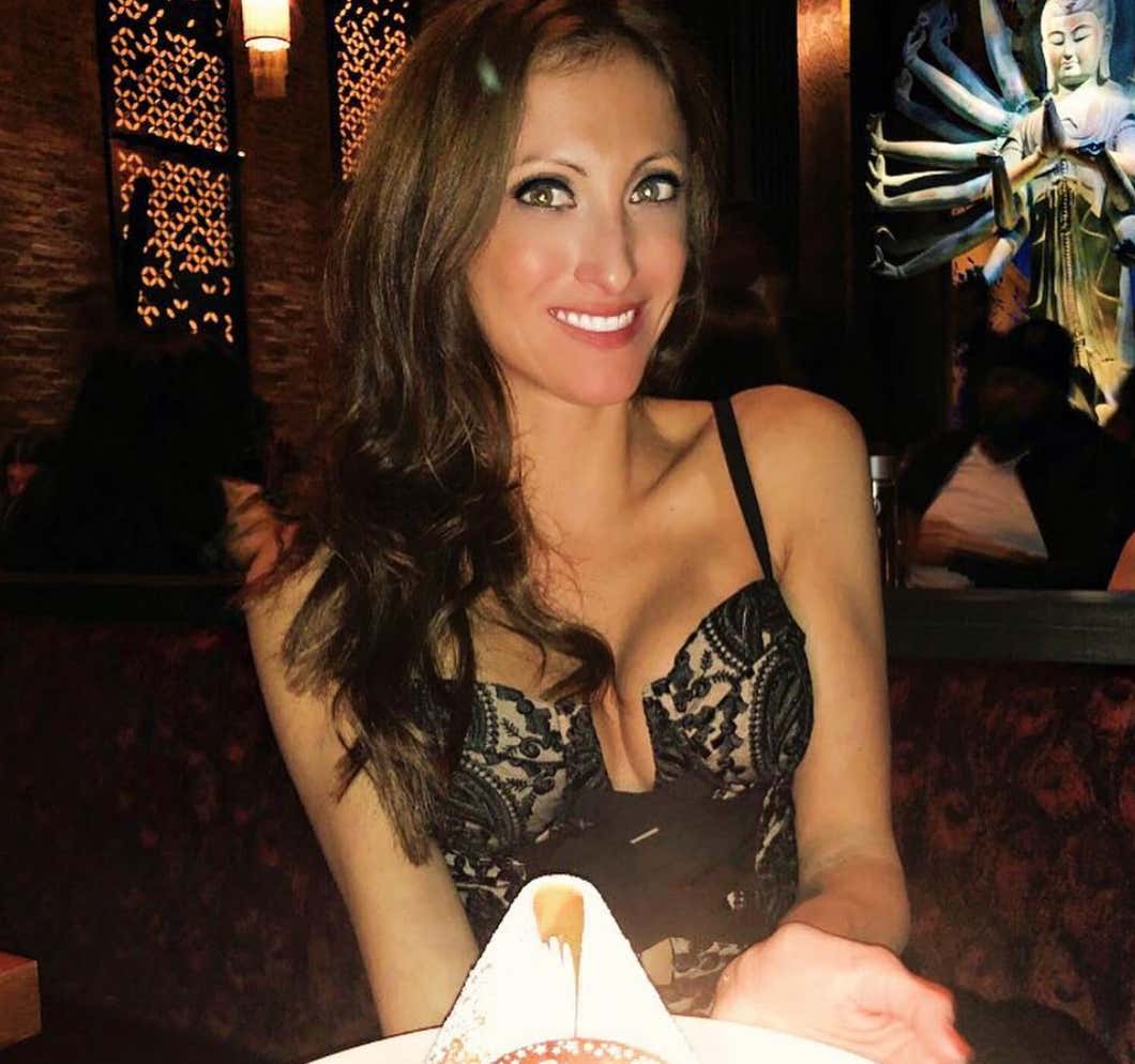 Barstool Chicago's Local Smokeshow Of The Day - Kara_img_8