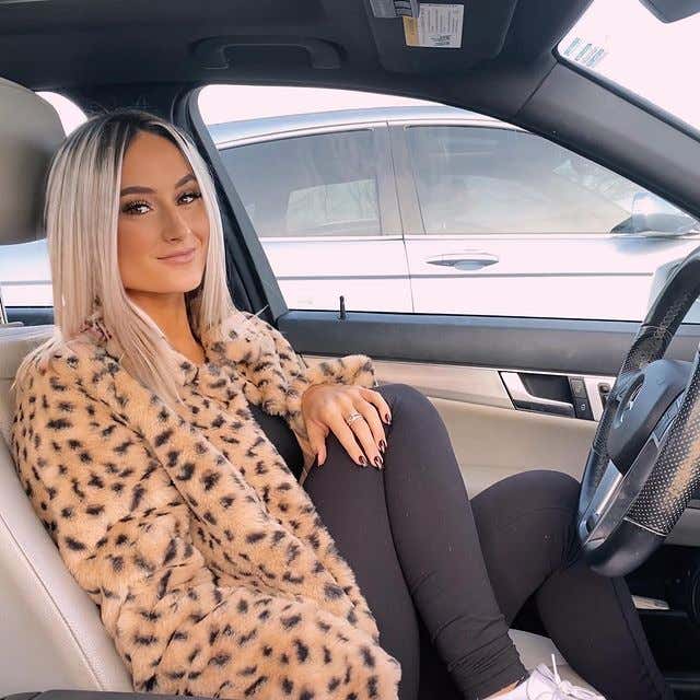 Barstool Monday PM Smokeshow — ave_kelly Barstool Sports