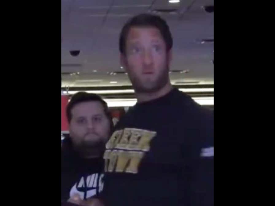 Eddie With A Ridiculous Stray Clap In The Barstool Sportsbook