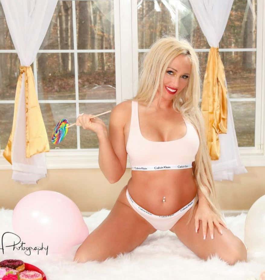Rough N' Rowdy Ring Girl Of The Day - Brieanna Lorraine_img_3