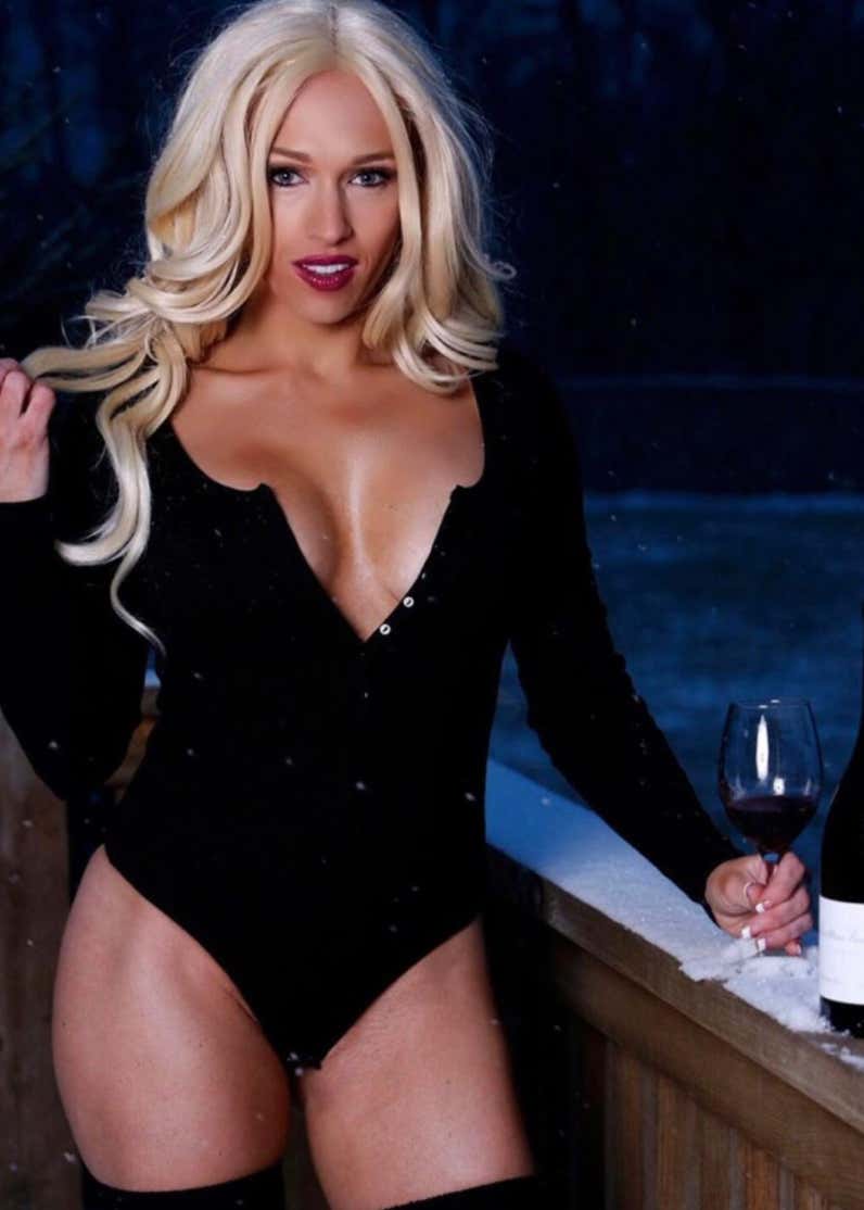 Rough N' Rowdy Ring Girl Of The Day - Brieanna Lorraine_img_1