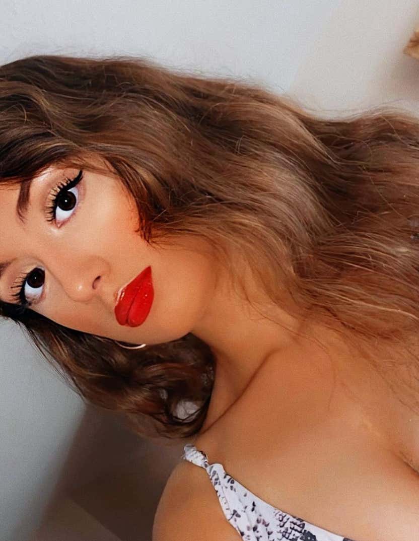 Barstool Local Smokeshow Of The Day - Niki From Boston_img_4