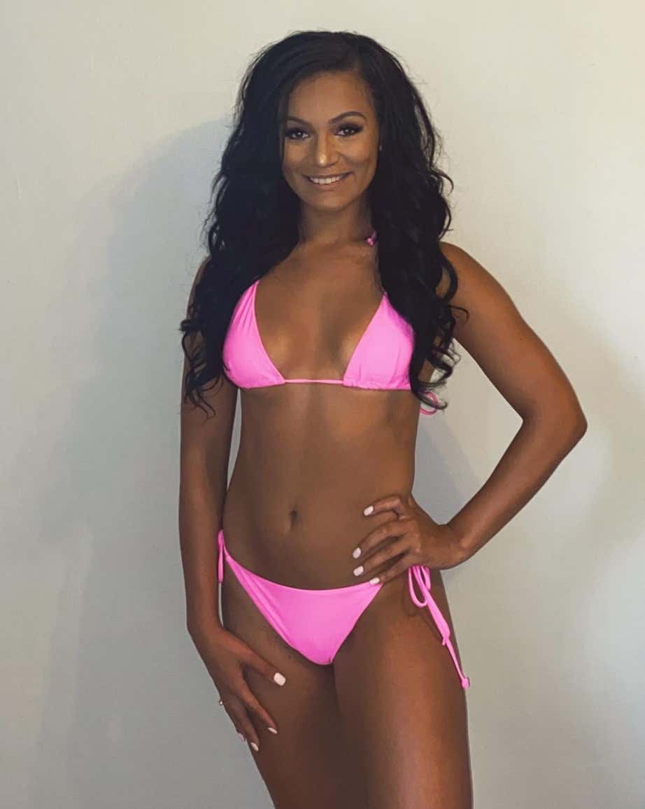 Barstool Chicago's Local Smokeshow Of The Day - Elizabeth_img_4