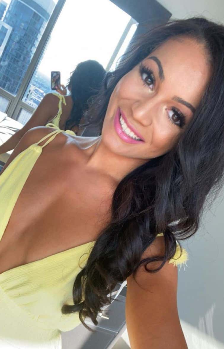 Barstool Chicago's Local Smokeshow Of The Day - Elizabeth_img_6