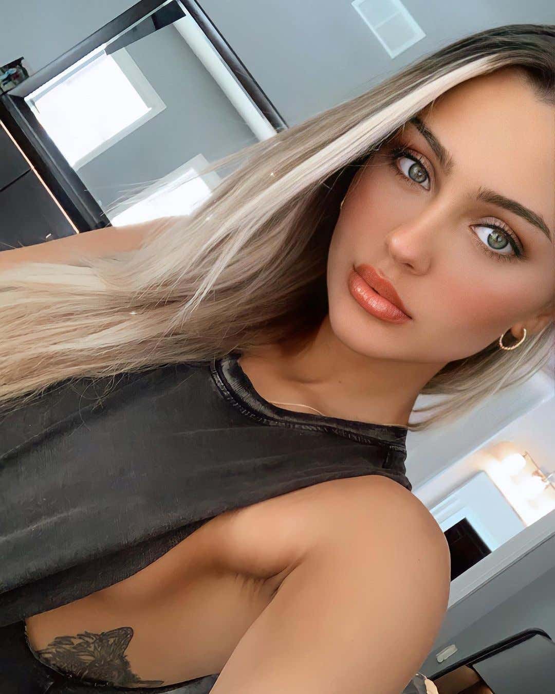 Barstool Wednesday Morning Smokeshow — @ giannawulff | Barstool Sports