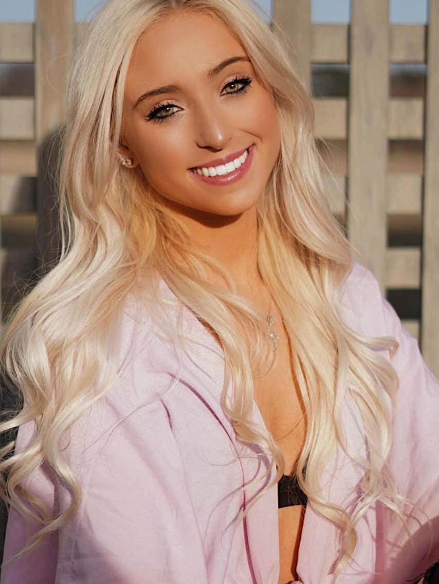 Barstool Local Smokeshow Of The Day - Shea From Hartford_img_3