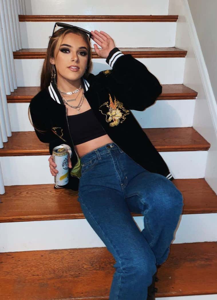 Barstool Local Smokeshow Of The Day - Isabella From Merrimack_img_8