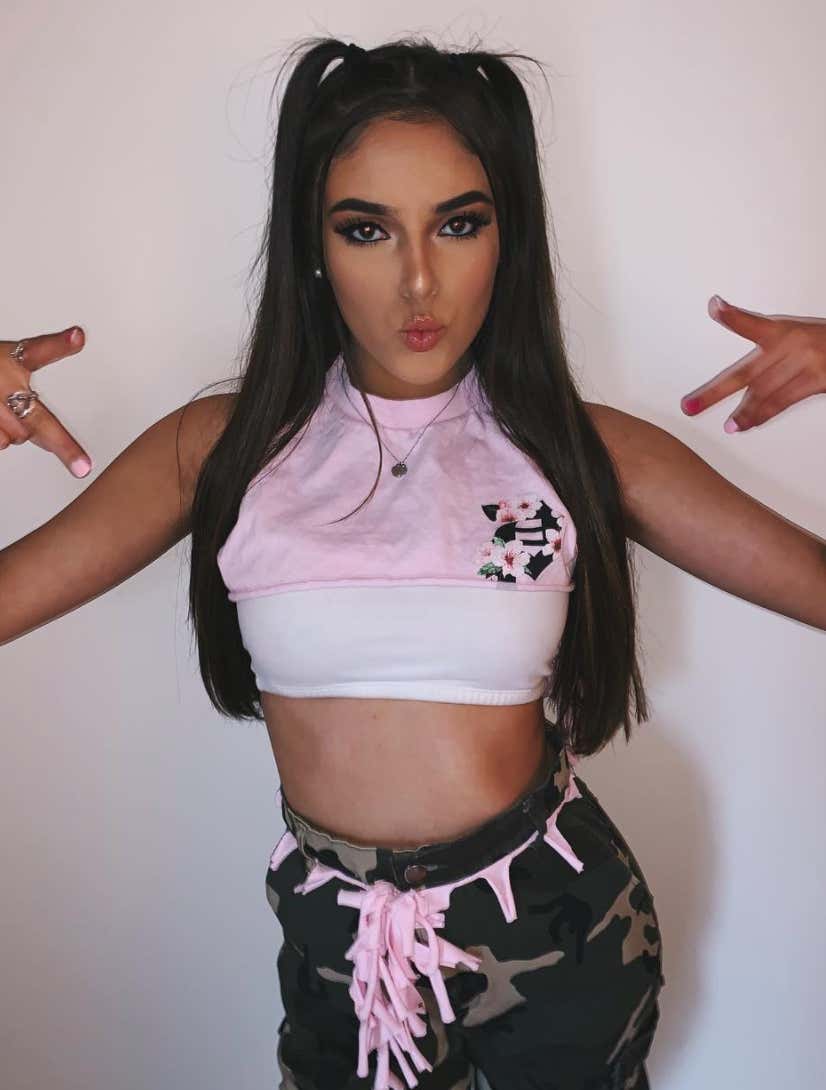 Barstool Local Smokeshow Of The Day - Isabella From Merrimack_img_2