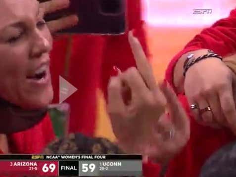 Arizona Defeats UConn Followed By Their Coach Giving A Middle Finger On National TV (Bad Message To The Kids)
