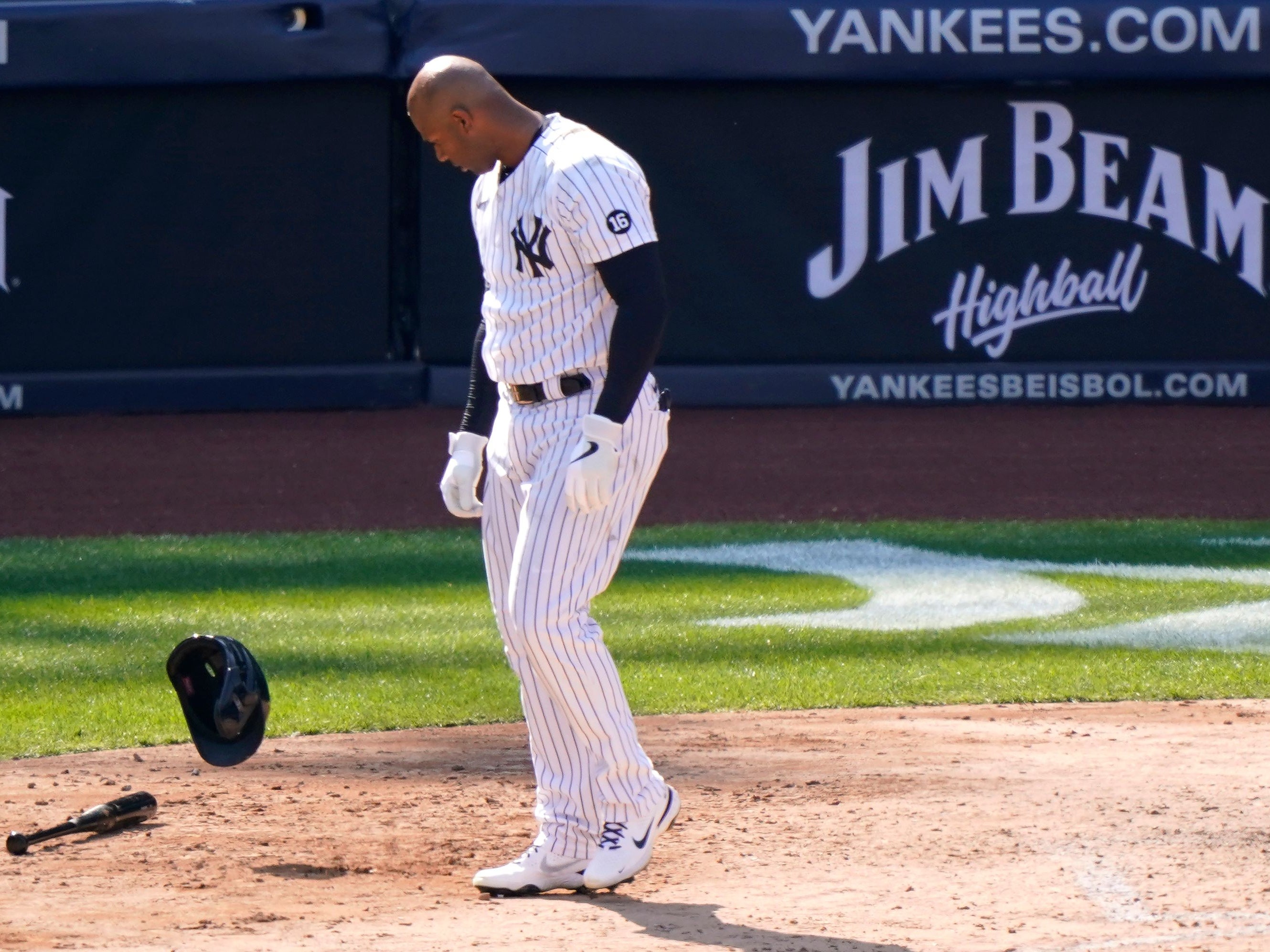 The Yankees Cannot Keep Batting Aaron Hicks Third If They Want To Score Runs